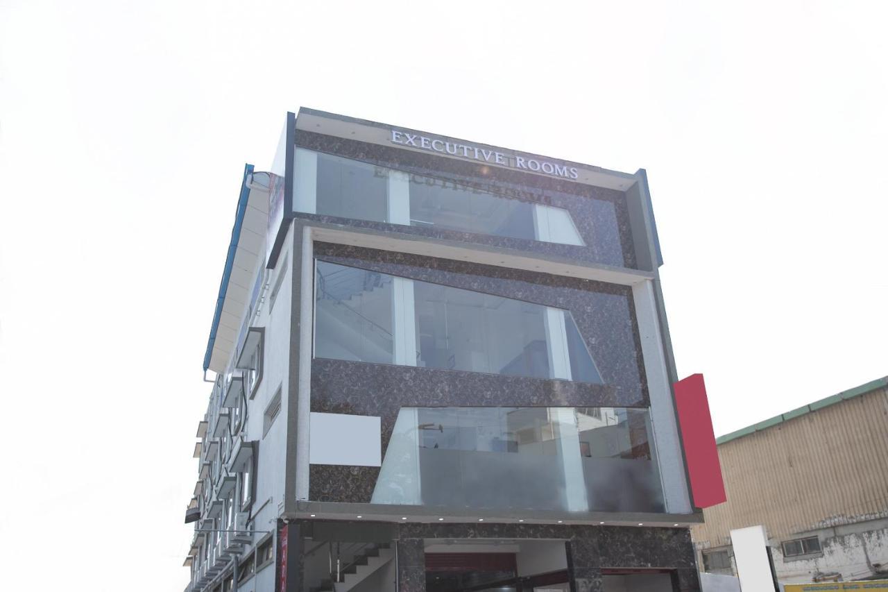 Oyo 11097 Hotel Grand Arabian Bangalore Exterior foto